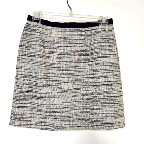 Ann Taylor Mini Skirt Women's Size 2P - Picture 8 of 12